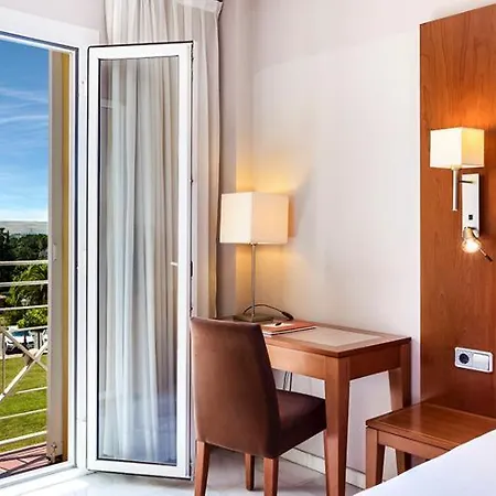 Exe Adelfas Hotell