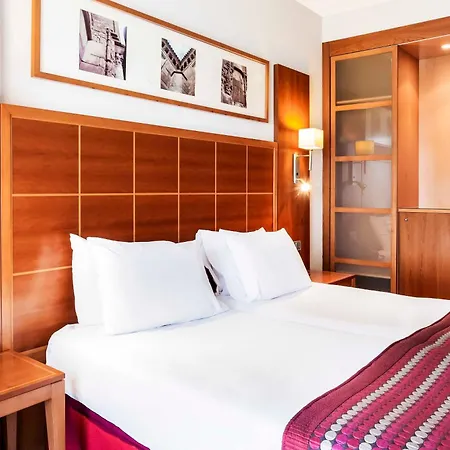 Hotell Exe Adelfas 4*