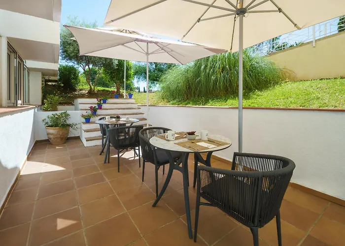 Exe Adelfas Hotel 4*