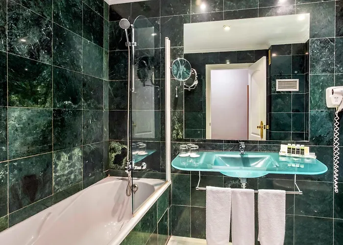 Exe Adelfas قرطبة