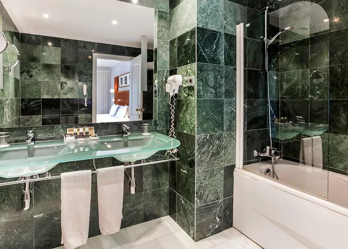 Exe Adelfas فندق قرطبة