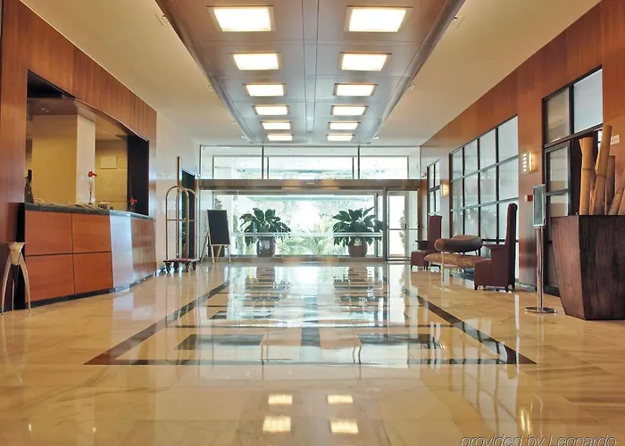 Exe Adelfas 4* قرطبة